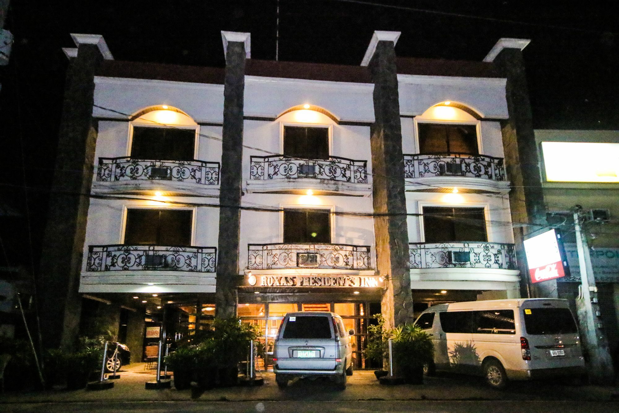 Roxas President'S Inn Eksteriør billede